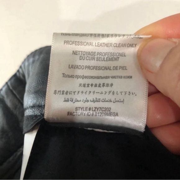 Bcbg Maxazria Bruna Patch Pocket Leather Shorts - Picture 7 of 12